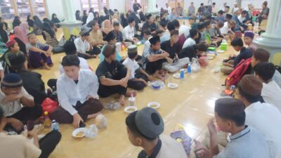 Pemdes dan BPD Jeriji Bukber Bersama Warga