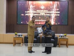 Pj Gubernur Serahkan LKPD Pemprov Babel Tahun Anggaran 2022 ke BPK