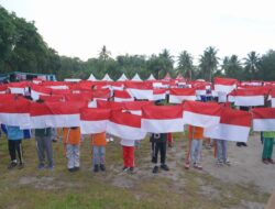 Pj Gubernur Suganda Kibarkan Bendera Merah Putih Bersama Warga Bintet