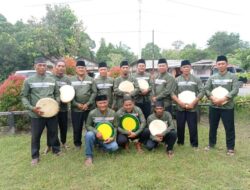 PT Timah Tbk Berikan Bantuan Kepada Kelompok Hadrah Desa Padang