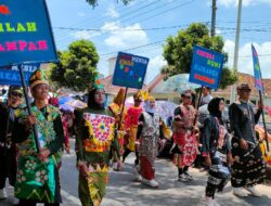 SMA Negeri 1 Pangkalan Baru Memeriahkan HUT RI ke-78 dengan Pawai Karnaval Kreatif dari Sampah Plastik