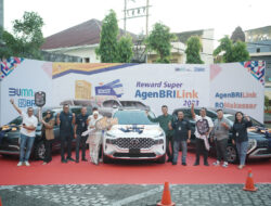 Beri Apresiasi! BRI Bagikan Mobil Kepada Agen BRILink Berprestasi