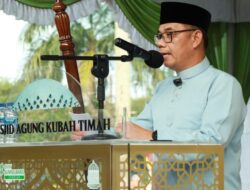 Shalat Idul Adha di Masjid Agung Kubah Timah, Mie Go Ajak Masyarakat Tingkatkan Ketaqwaan