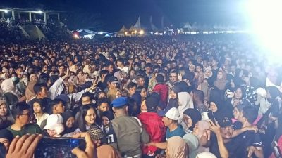 Ribuan Penonton Histeris Sambut Wali Band di Puncak Kemilau Pesona Bangka Selatan 2024