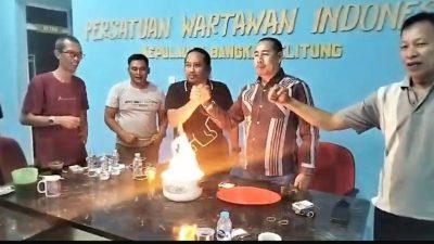 Kerasss…!!!! 3 Surat Hendri CH Bangun Dibakar PWI Bangka Belitung